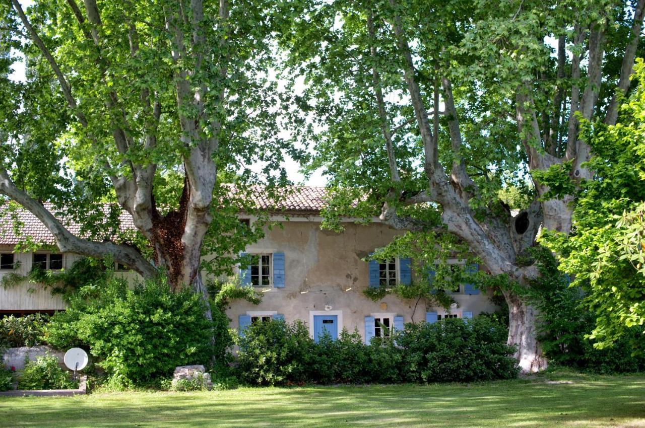 Le Cabanon Villa Le Thor Exterior photo
