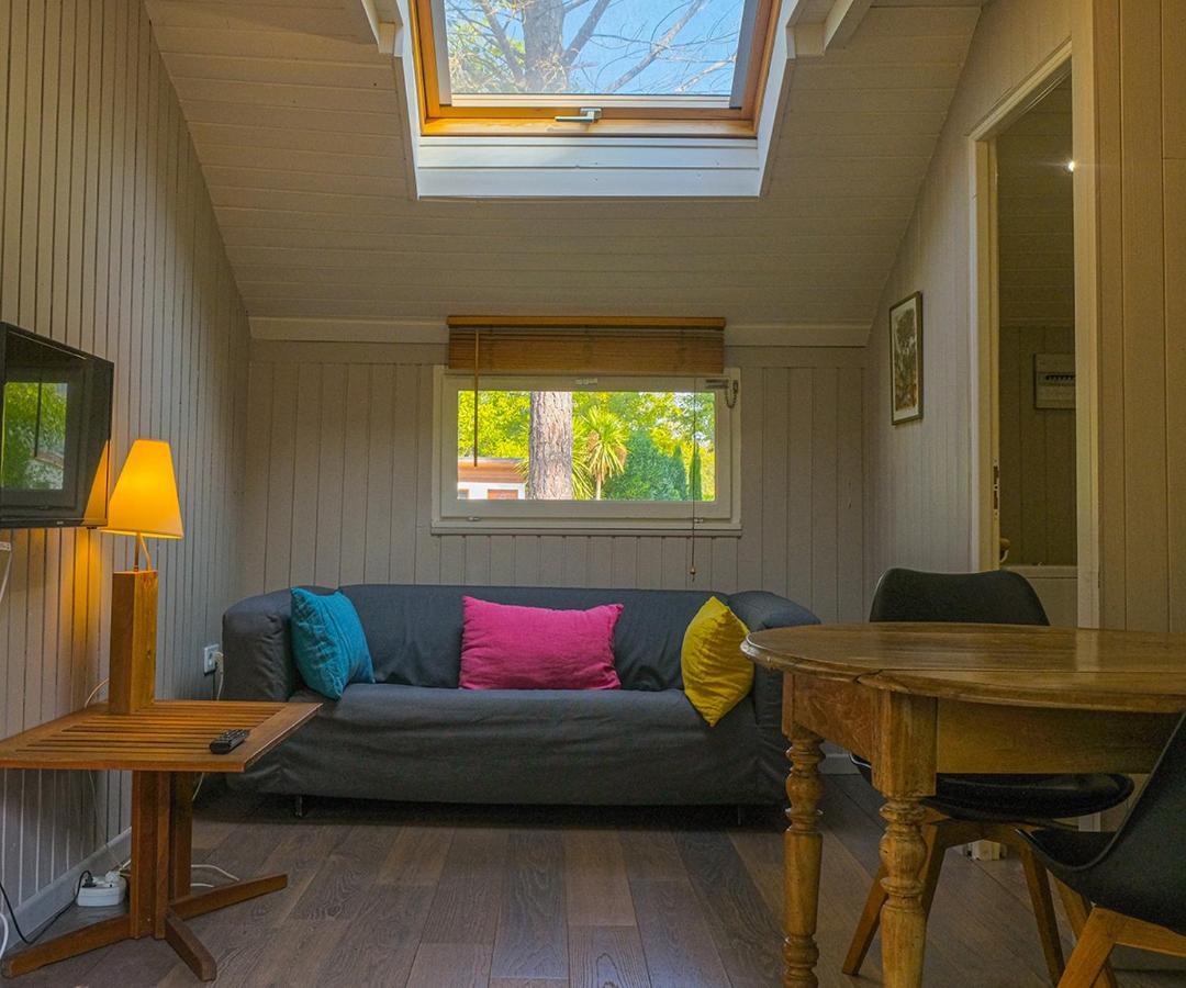 Le Cabanon Villa Le Thor Exterior photo